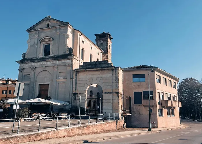Primavera Al Teatro Apartamento